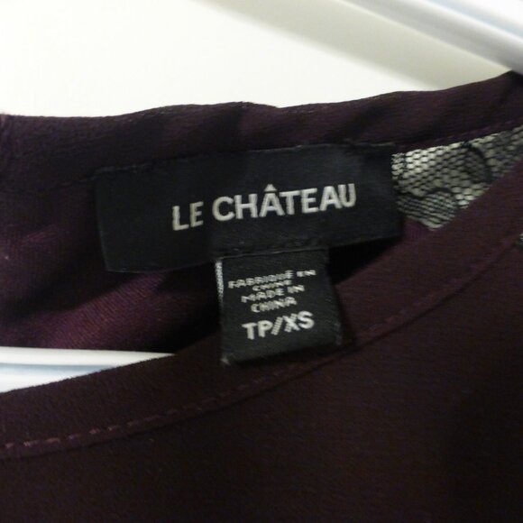 LE CHATEAU burgundy flutter sleeve chiffon top - Picture 3 of 7